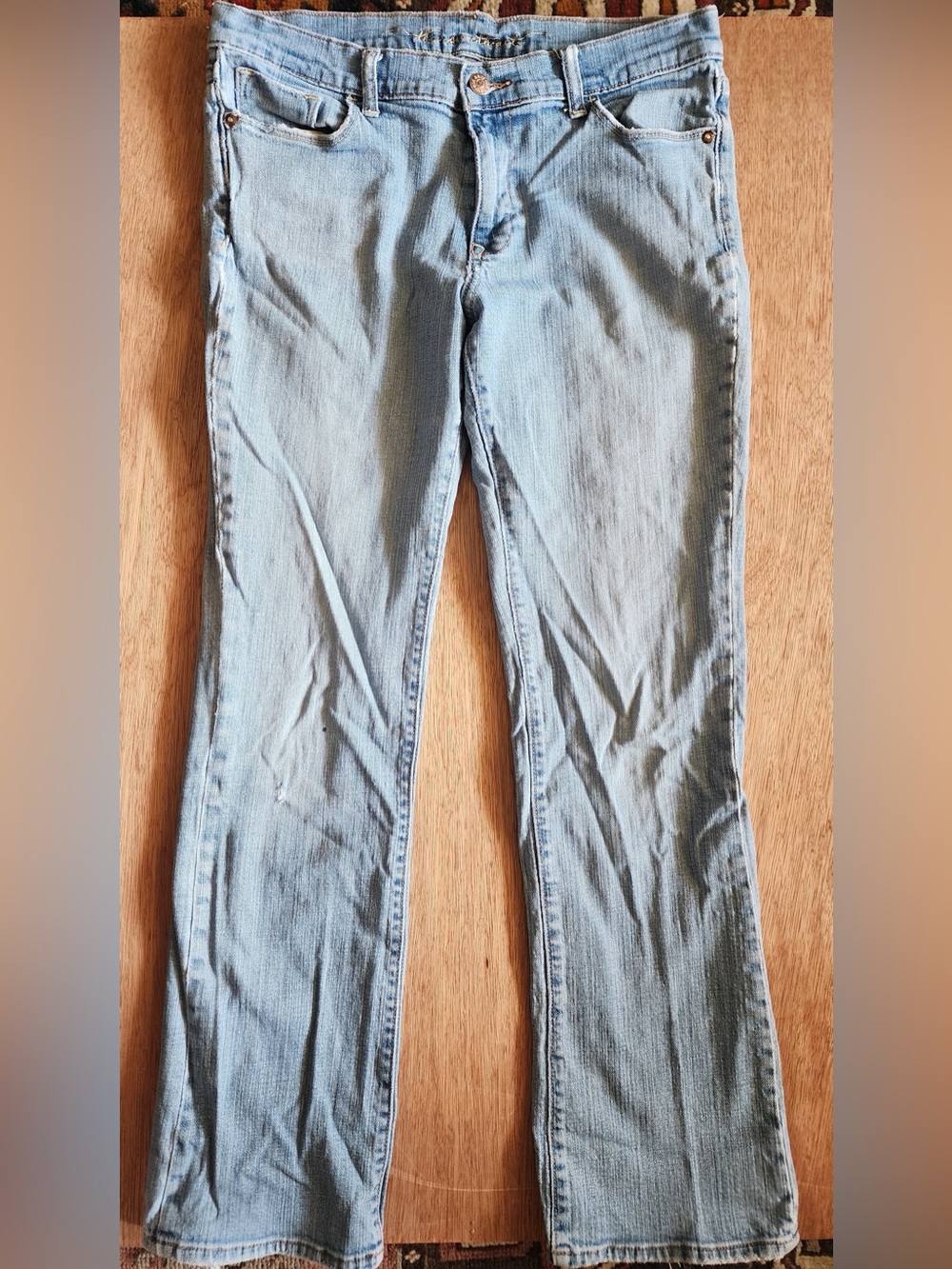 Old Navy The Sweetheart Bootcut Jeans Light Wash Stretch Denim